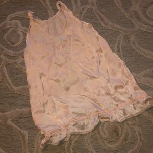 🌷VINTAGE🌷Blush satin floral detail toddler slip